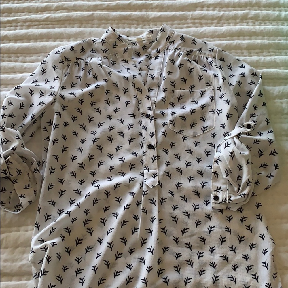 White and navy tunic blouse